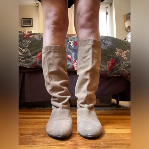 Vintage slouchy suede boots - Picture 3 of 10